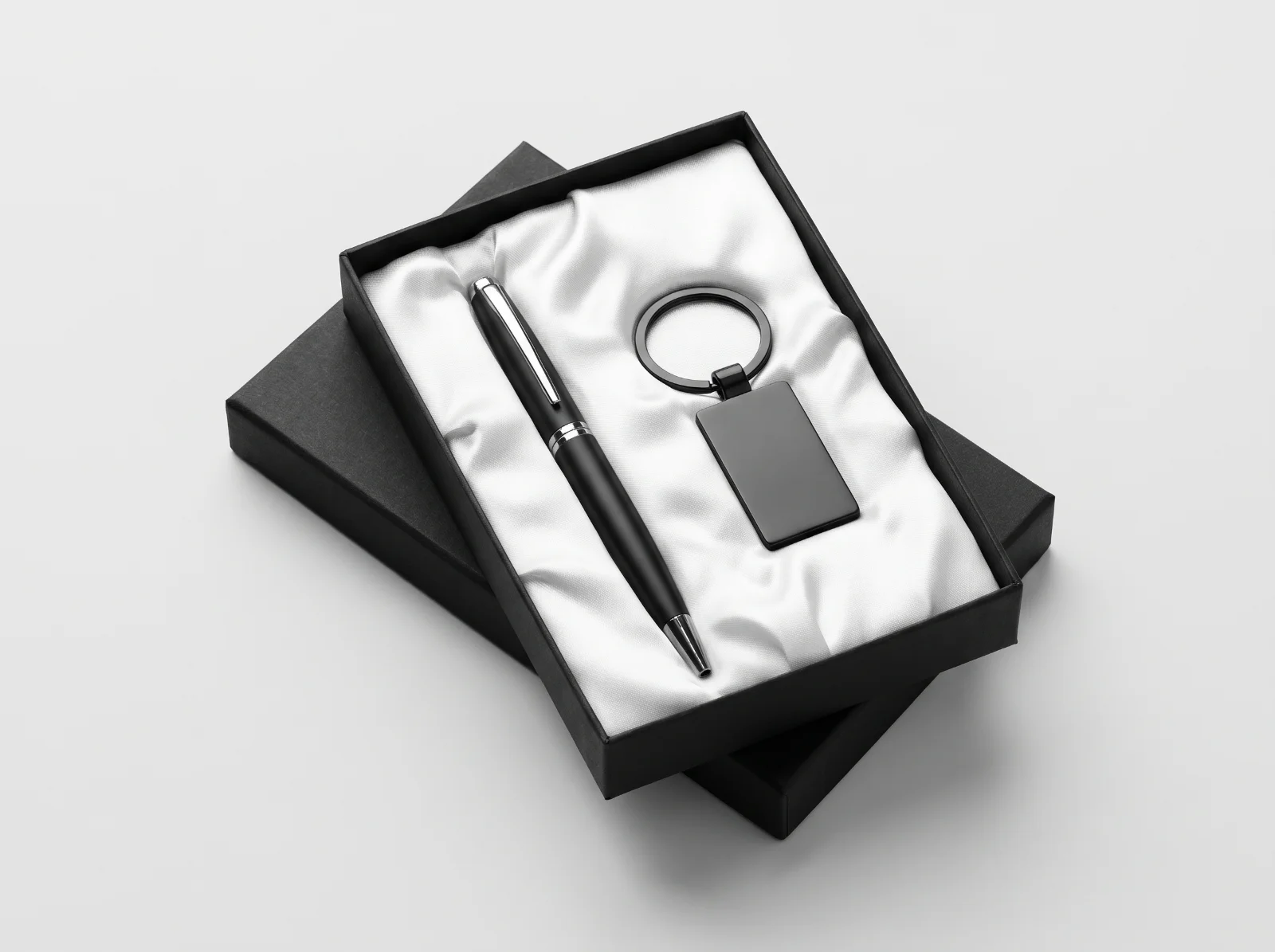 Pen and keyring gift set